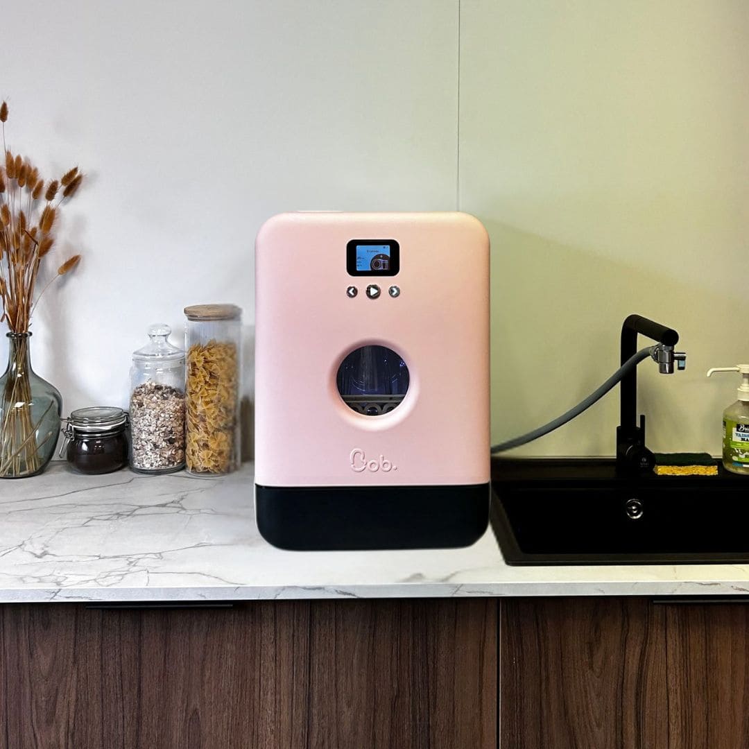 Daan Tech Bob Matte Edition — Matt pastel pink door / black body · Bild 1 av 3